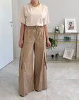 Tensione In - Pantalone cargo paracute camel