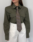 Tensione In - Camicia verde con cravatta