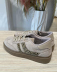 Sneaker con dettaglio animalier taupe