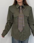 Tensione In - Camicia verde con cravatta