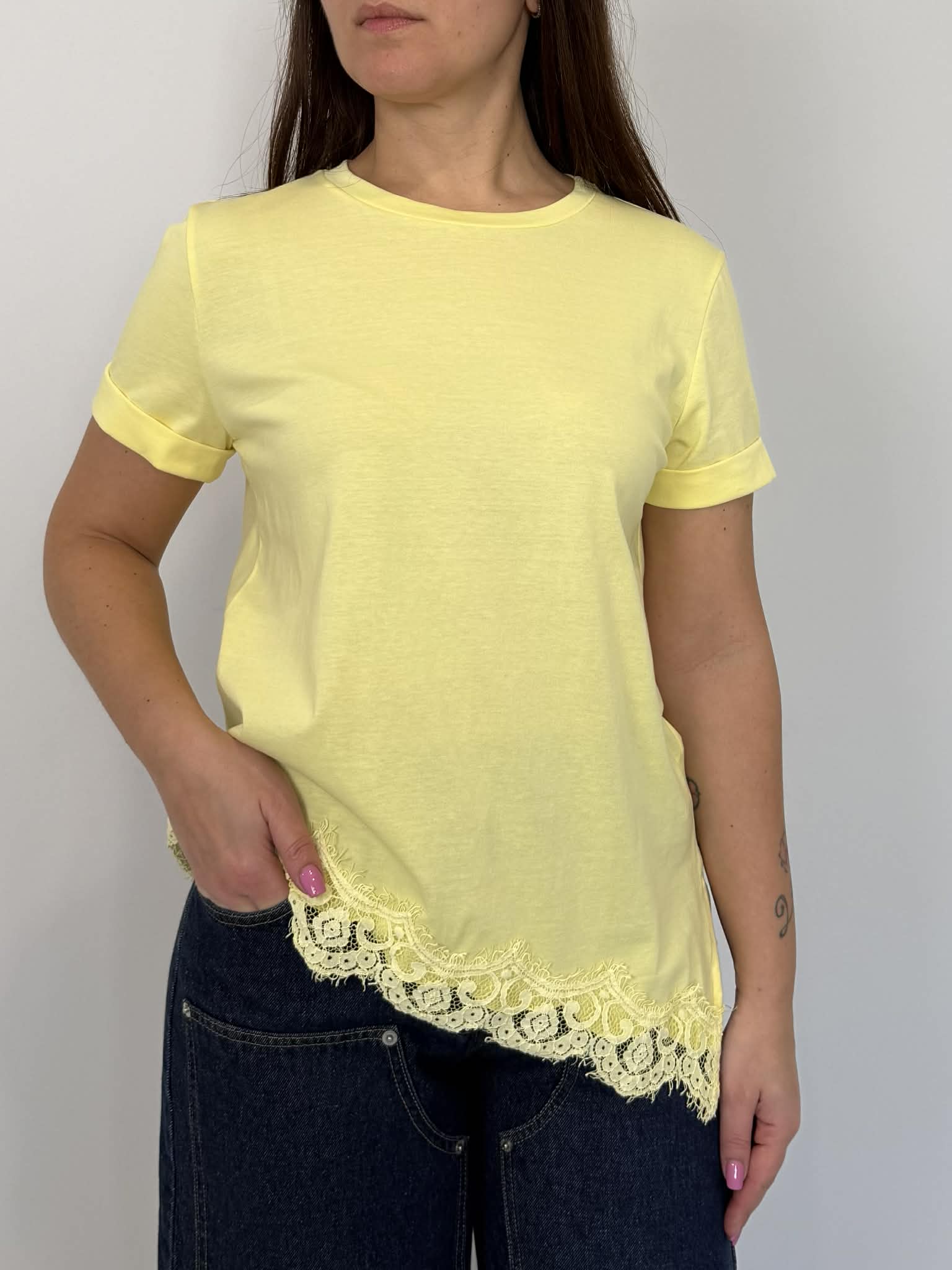 Motel - T-shirt con inserto pizzo gialla