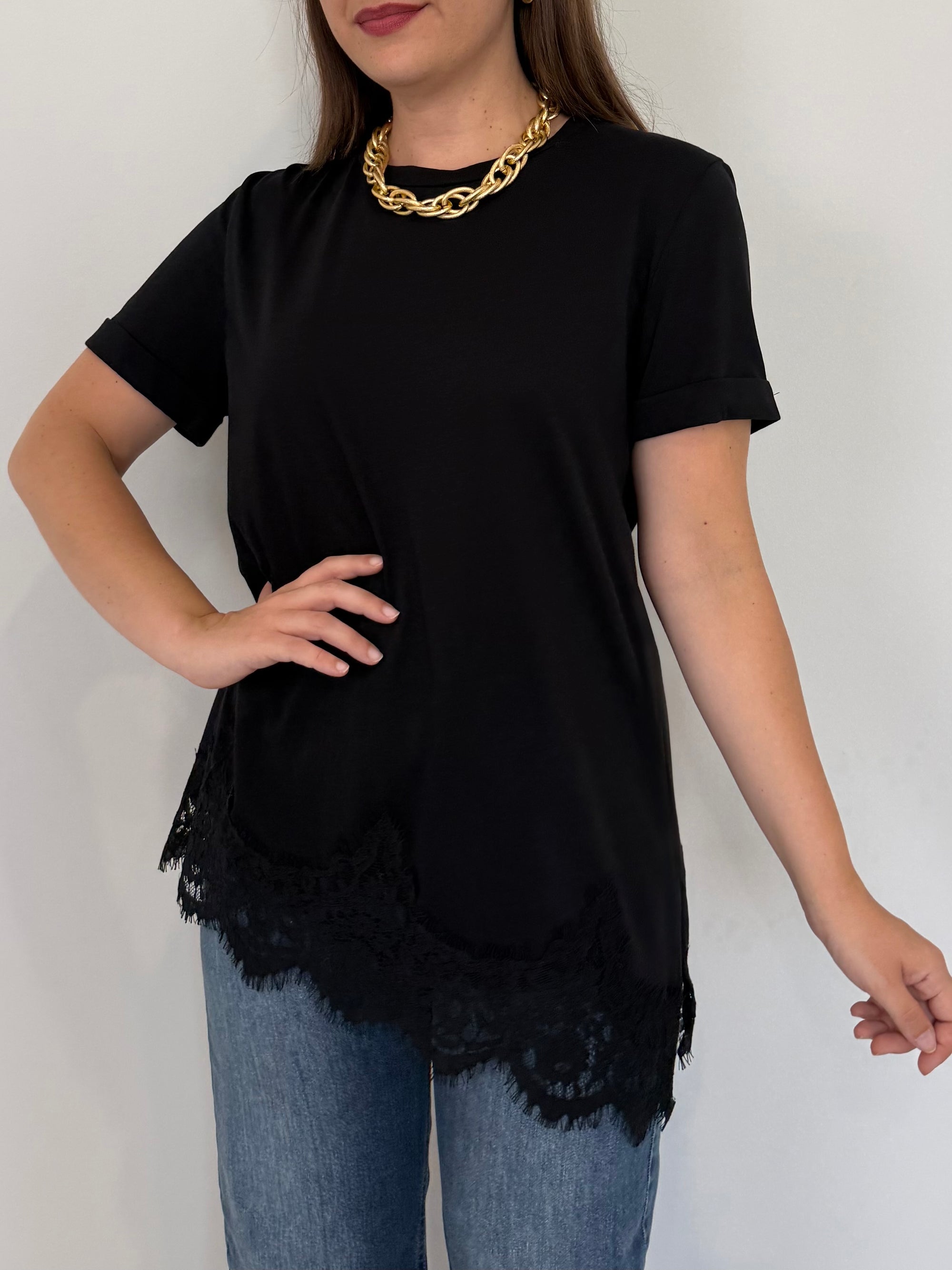 Tensione In - T-shirt con inserto pizzo nero