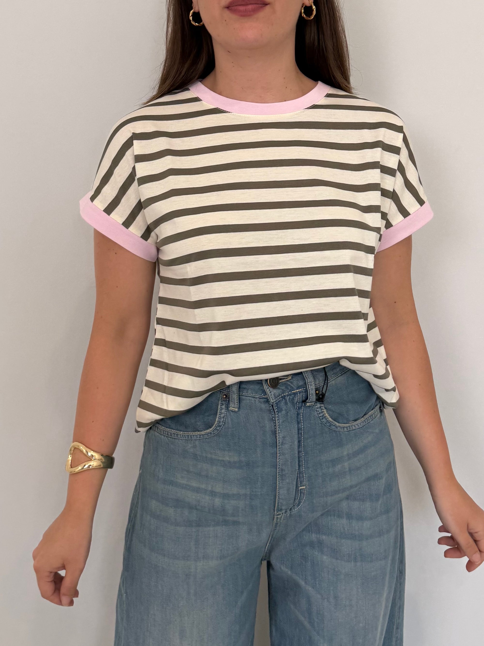 SusyMix - T-shirt righe verde contrasto rosa