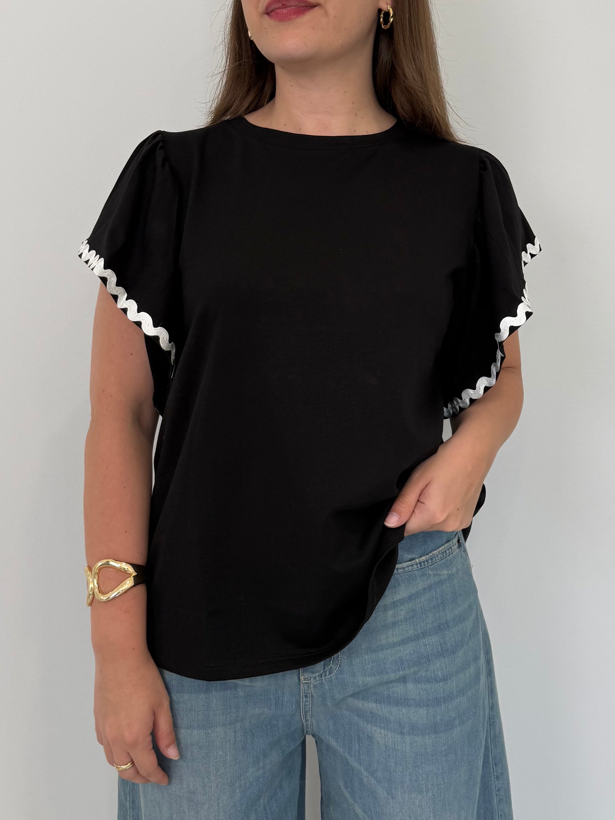 SusyMix - T-shirt nera con onda bianca