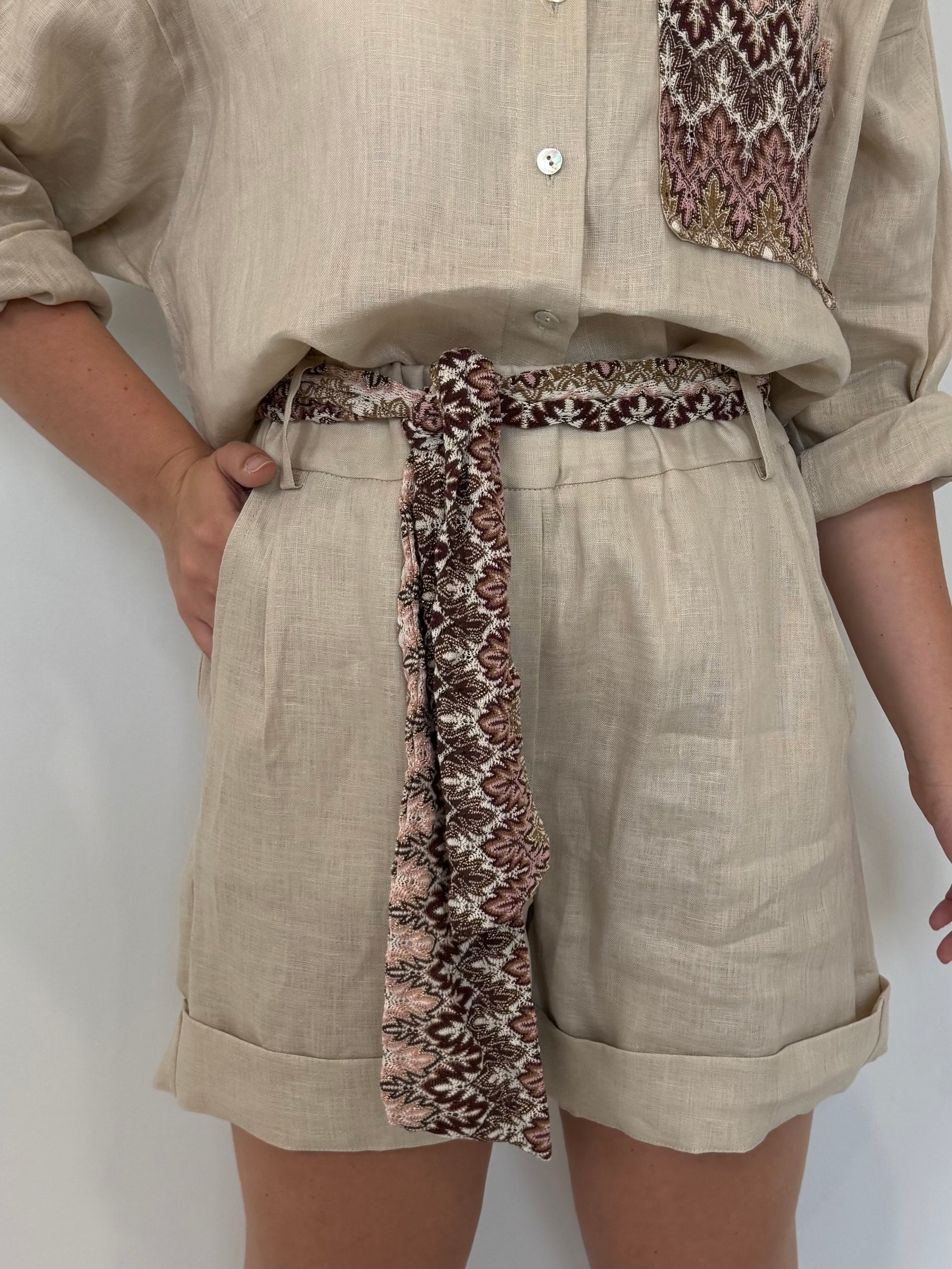 Tensione In - Short in lino zigzag sabbia