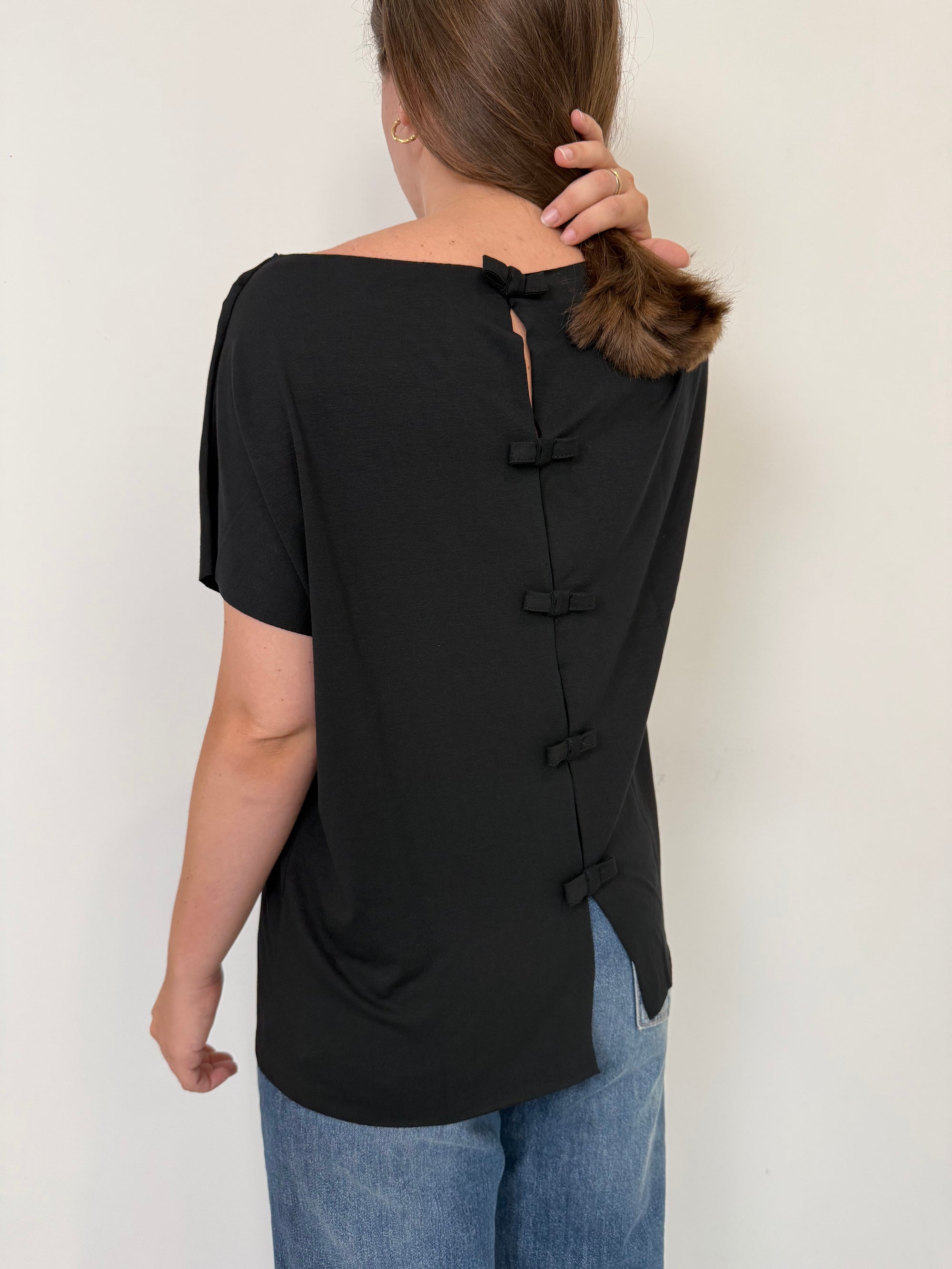 SusyMix - T-shirt con fiocchetti nera