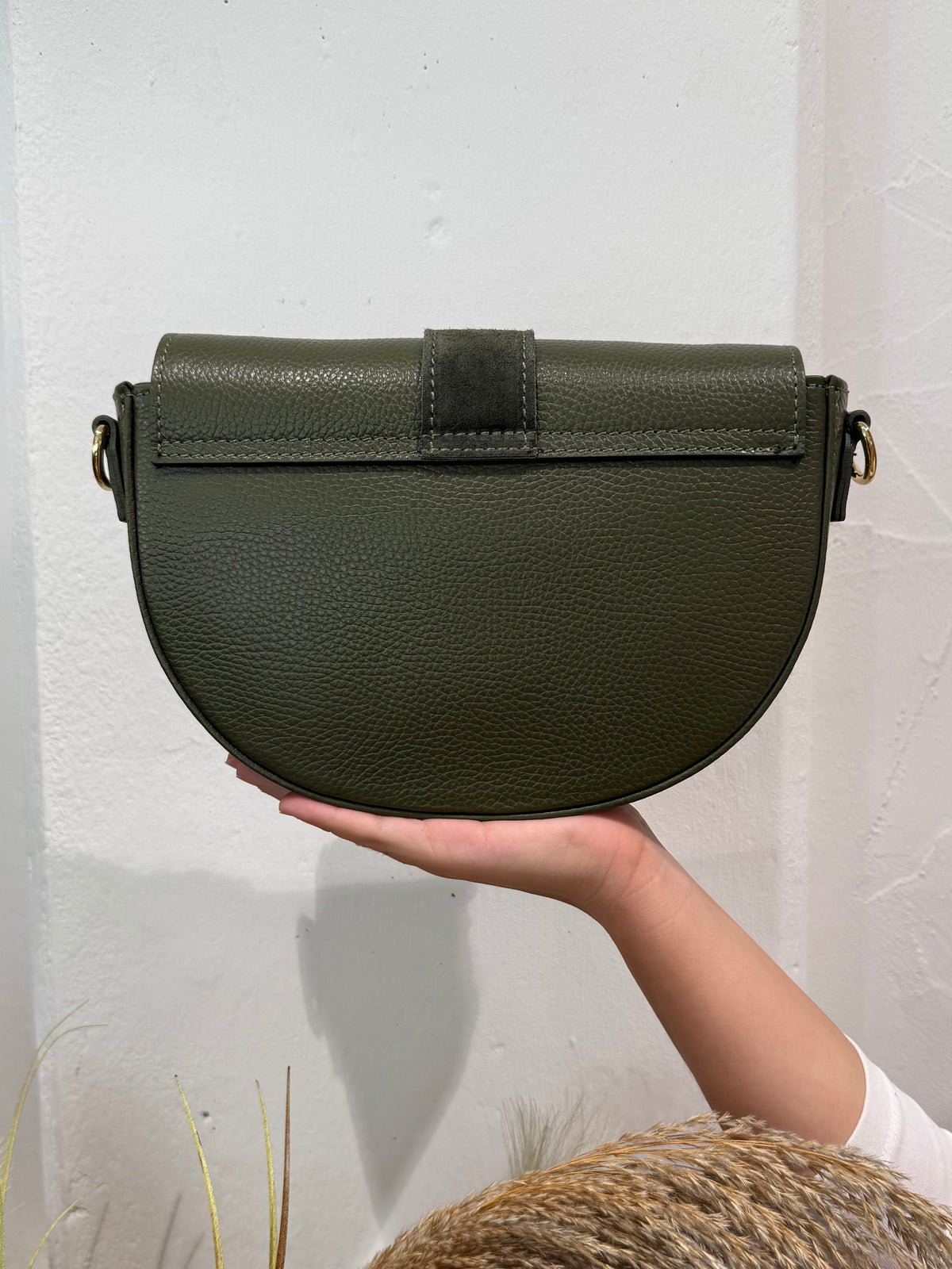 Civico23 - Mezza luna con fibbia verde