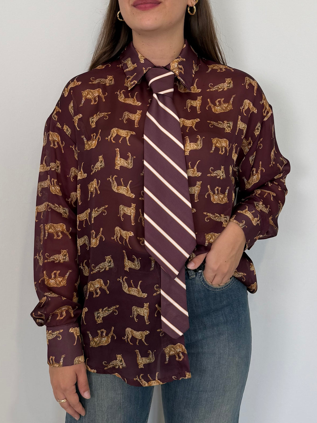 Tensione In - Camicia con ghepardi e cravatta