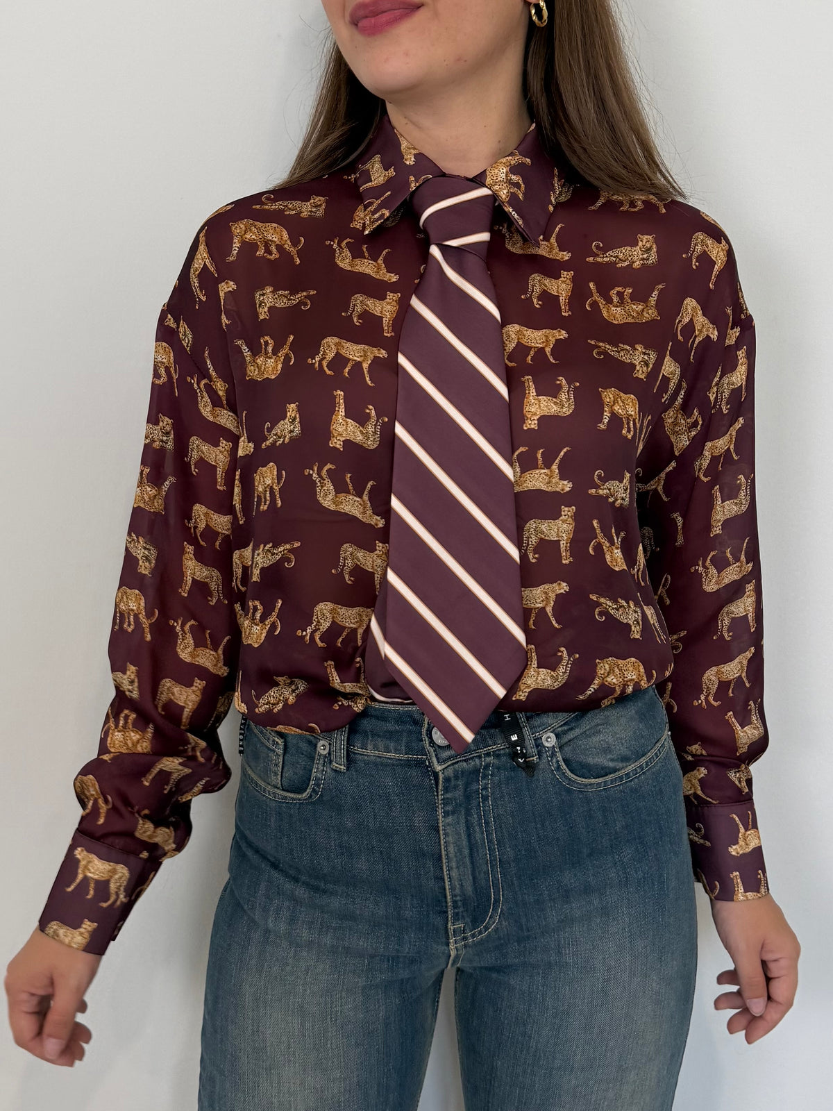 Tensione In - Camicia con ghepardi e cravatta
