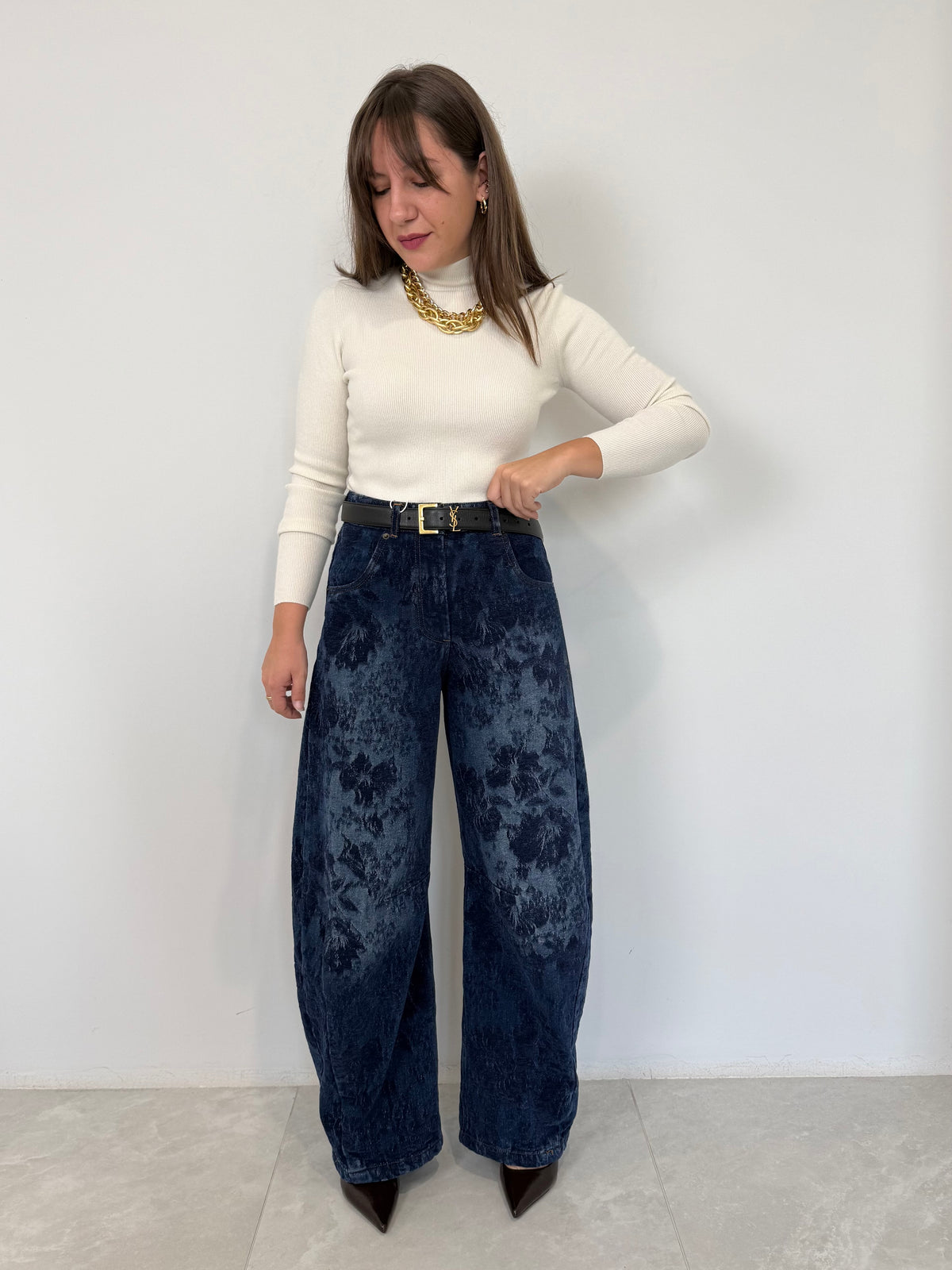 Motel - Jeans con ricami floreali