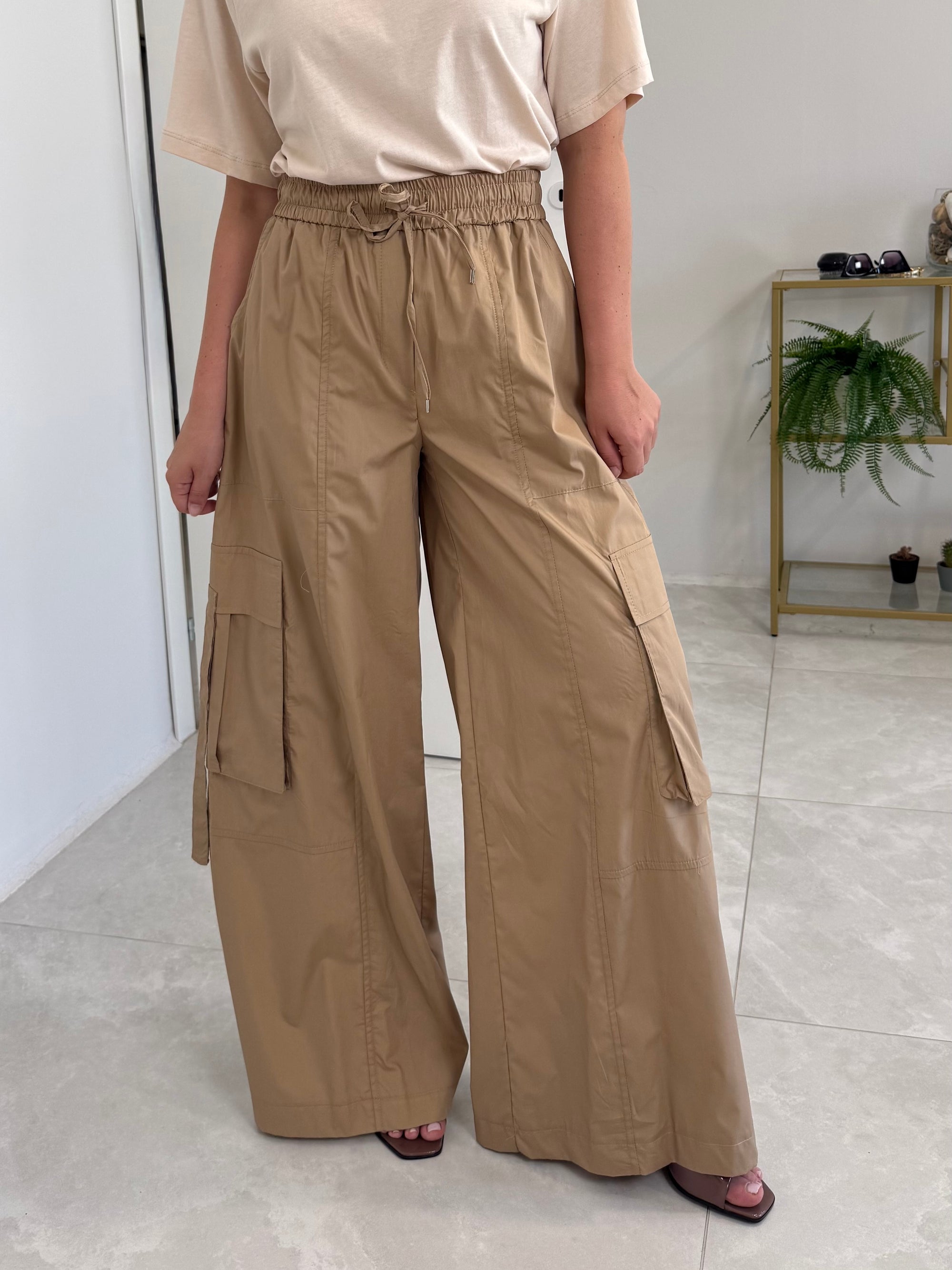 Tensione In - Pantalone cargo paracute camel