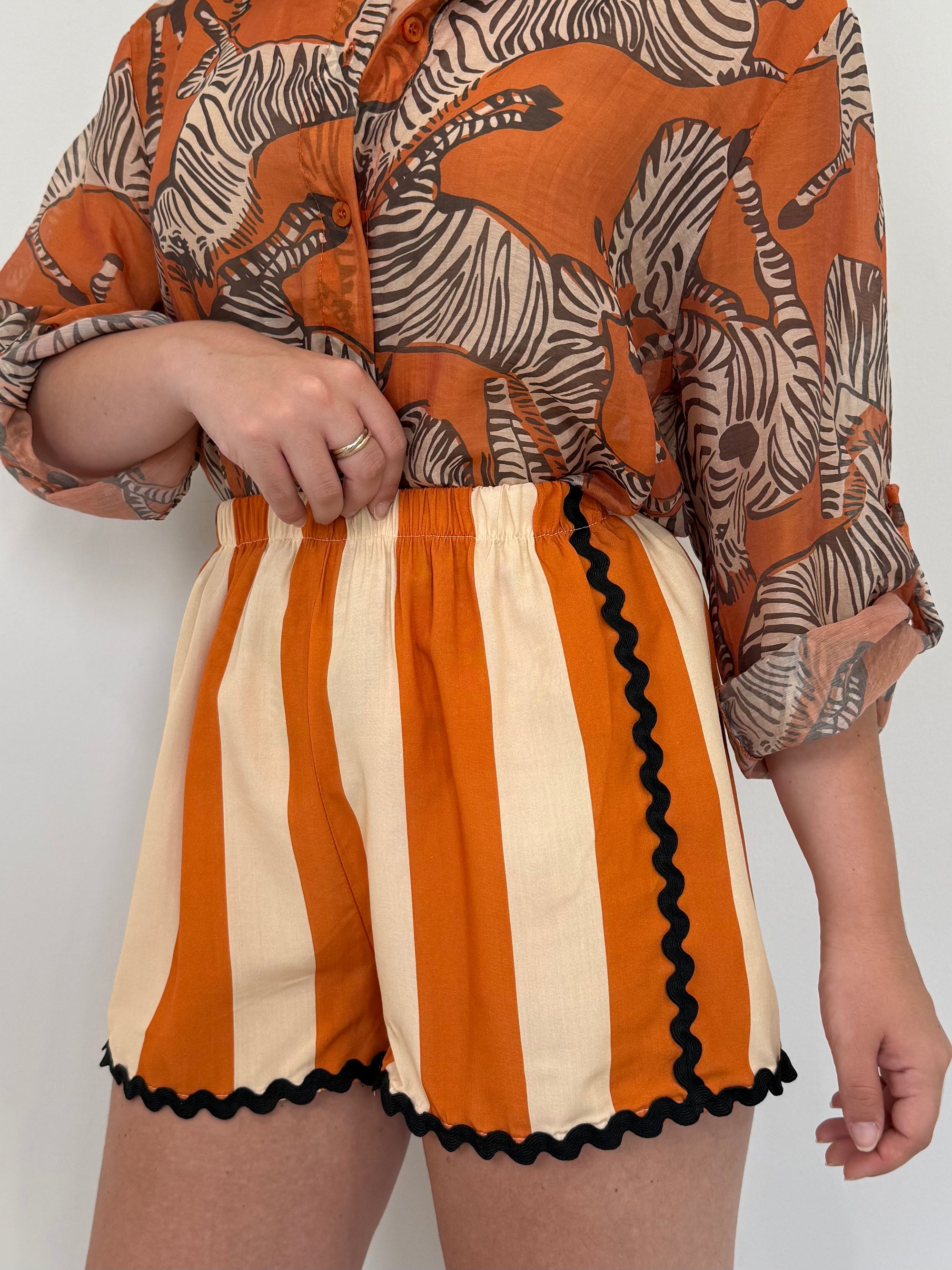 Haveone - Short rigato arancio con trinetta