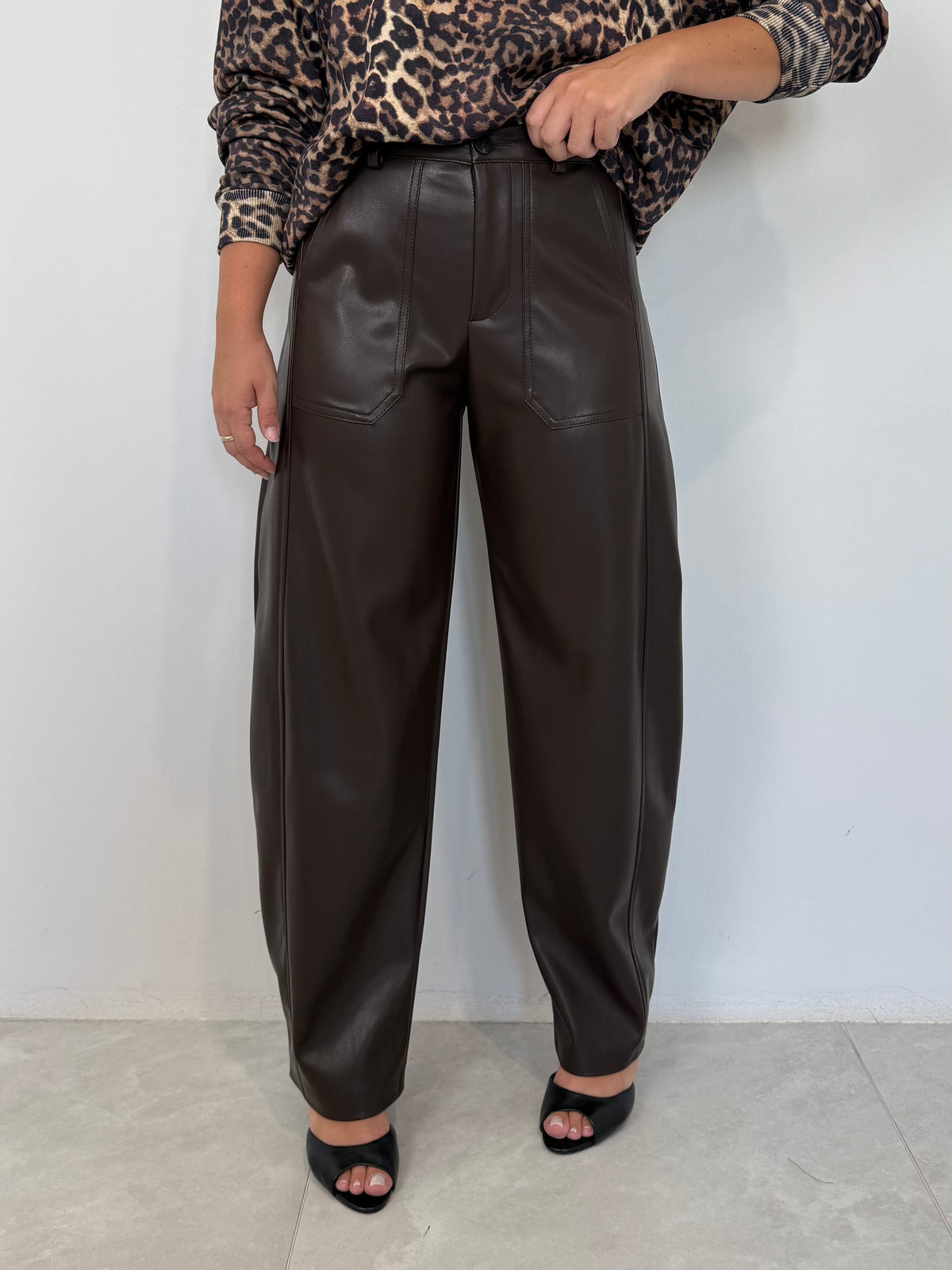 SusyMix - Pantalone similpelle no stellina moro