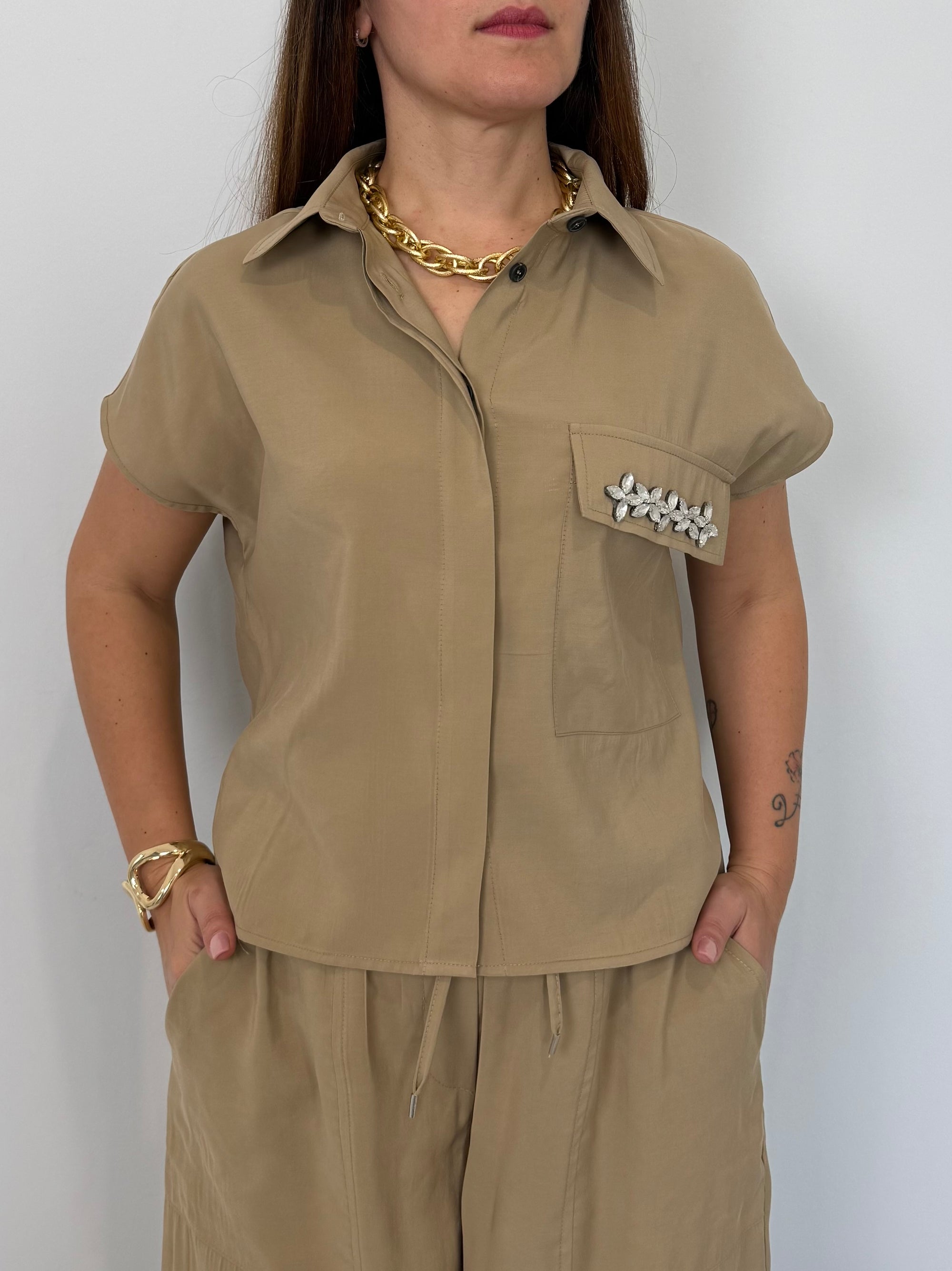 Tensione In - Camicia in cupro con cabochon