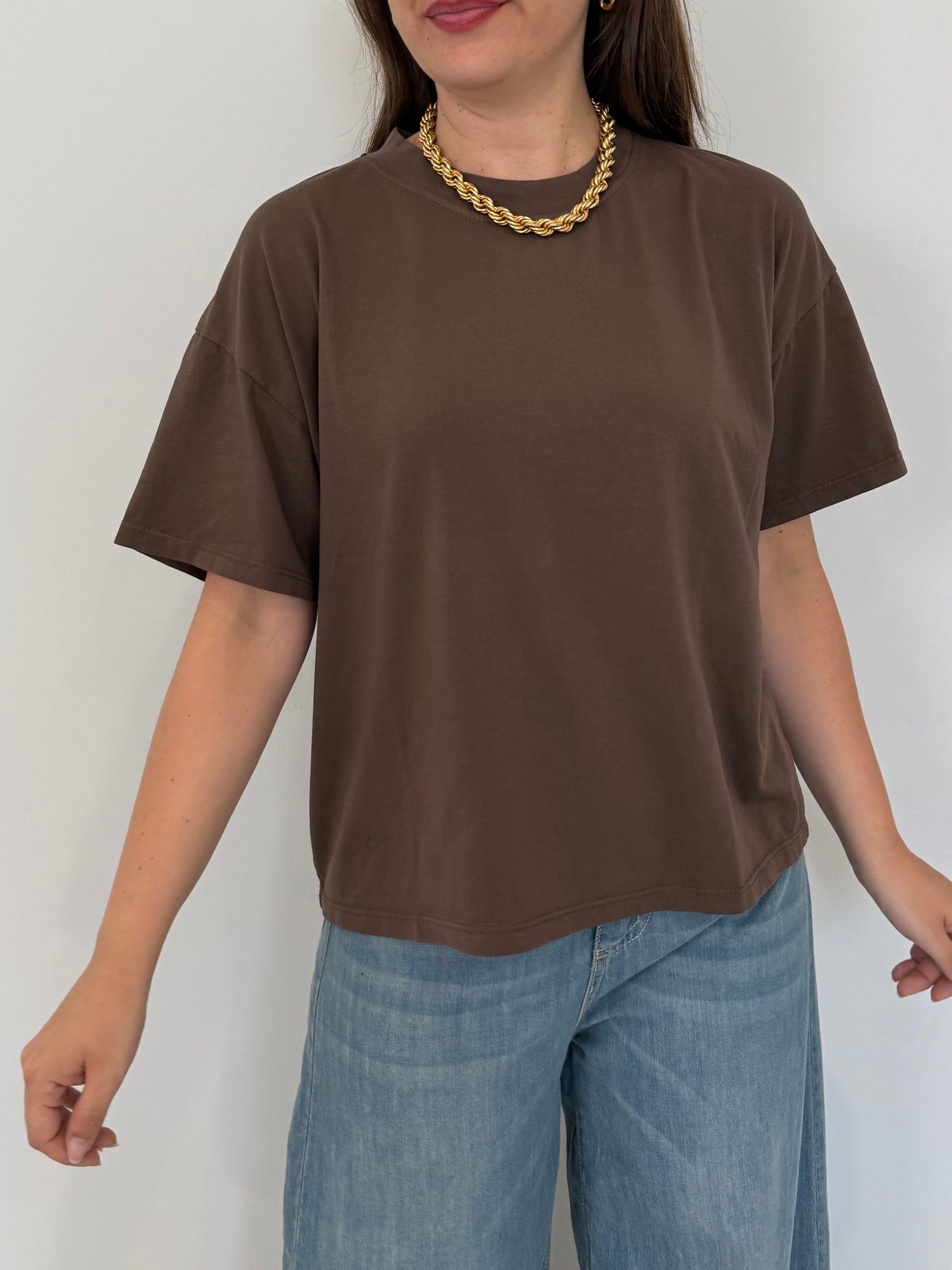 SusyMix - T-shirt basic a scatola moro