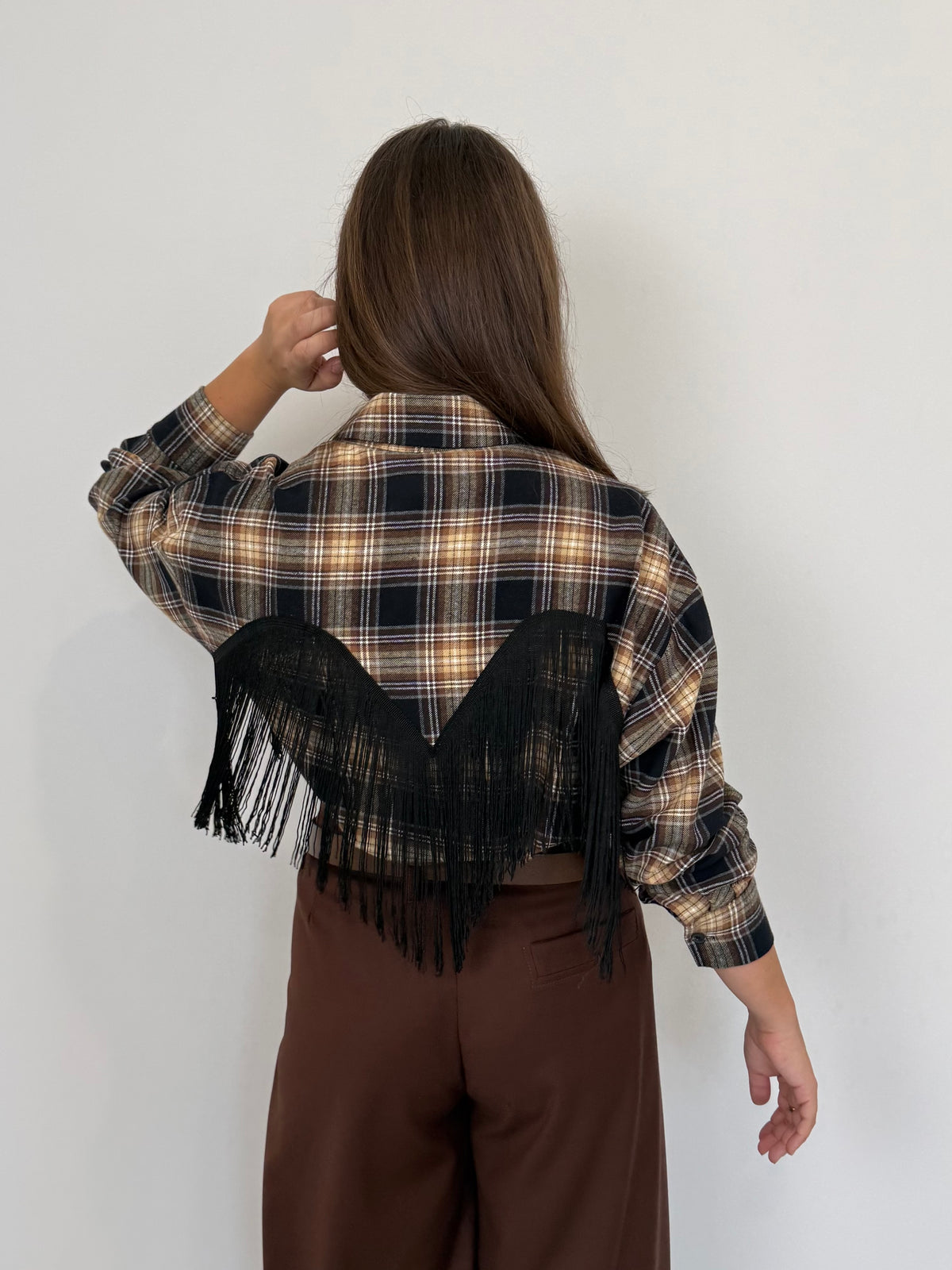 Tensione In - Camicia con frange nera e tabacco