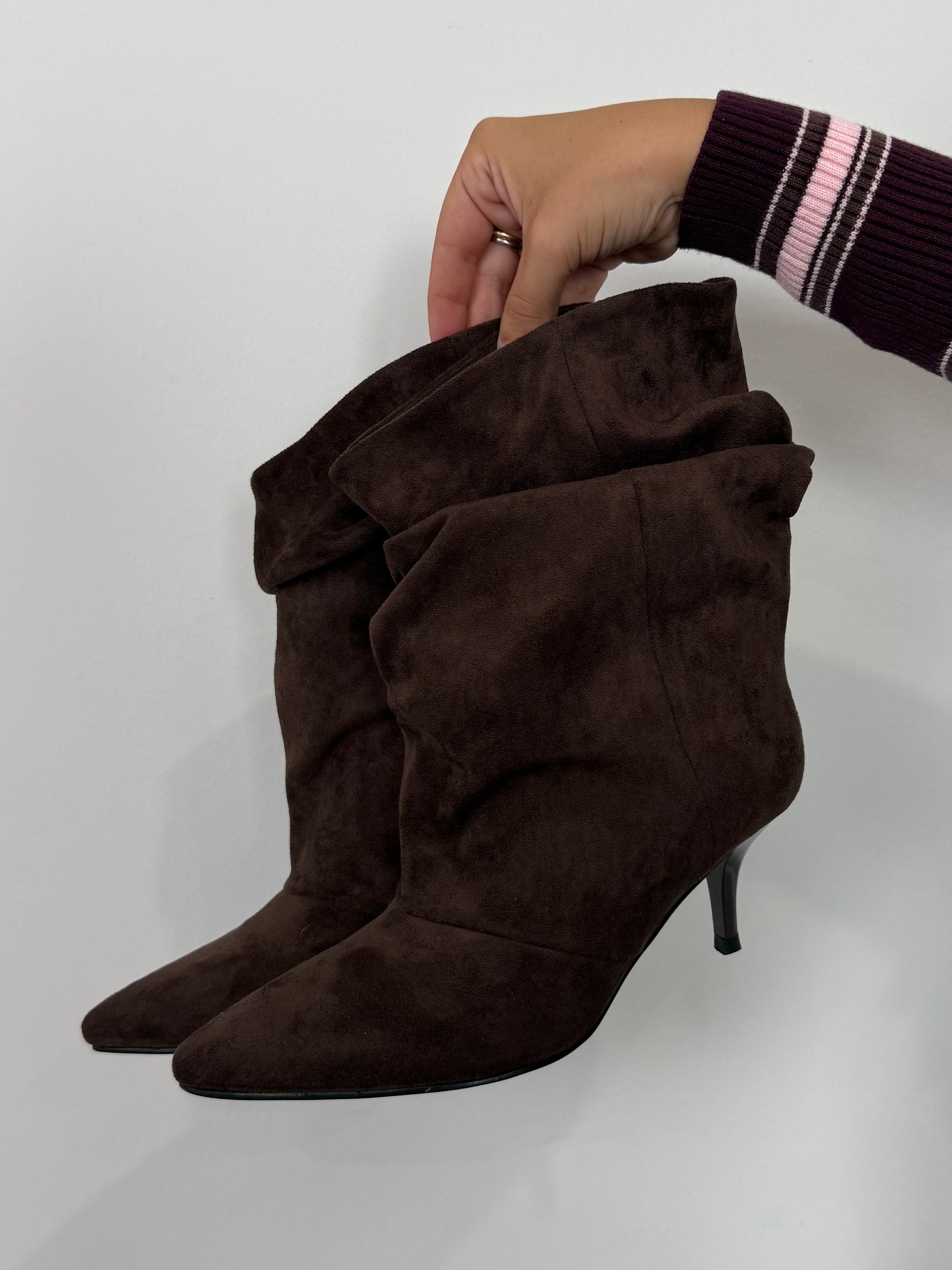 Stivaletto arricciato suede moro