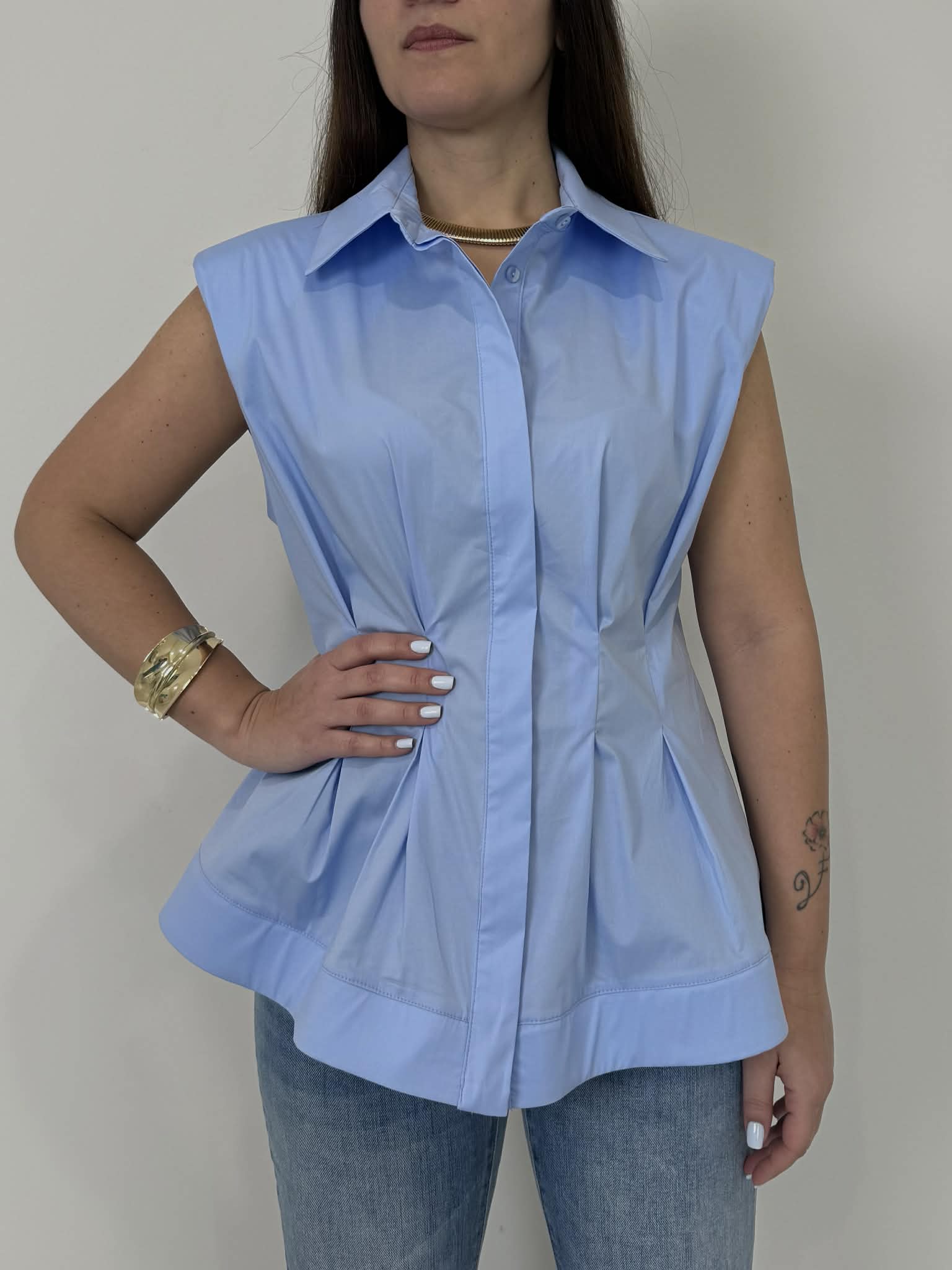 Tensione In - Camicia con riprese in vita celeste