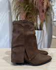 Texanino in suede con impunture