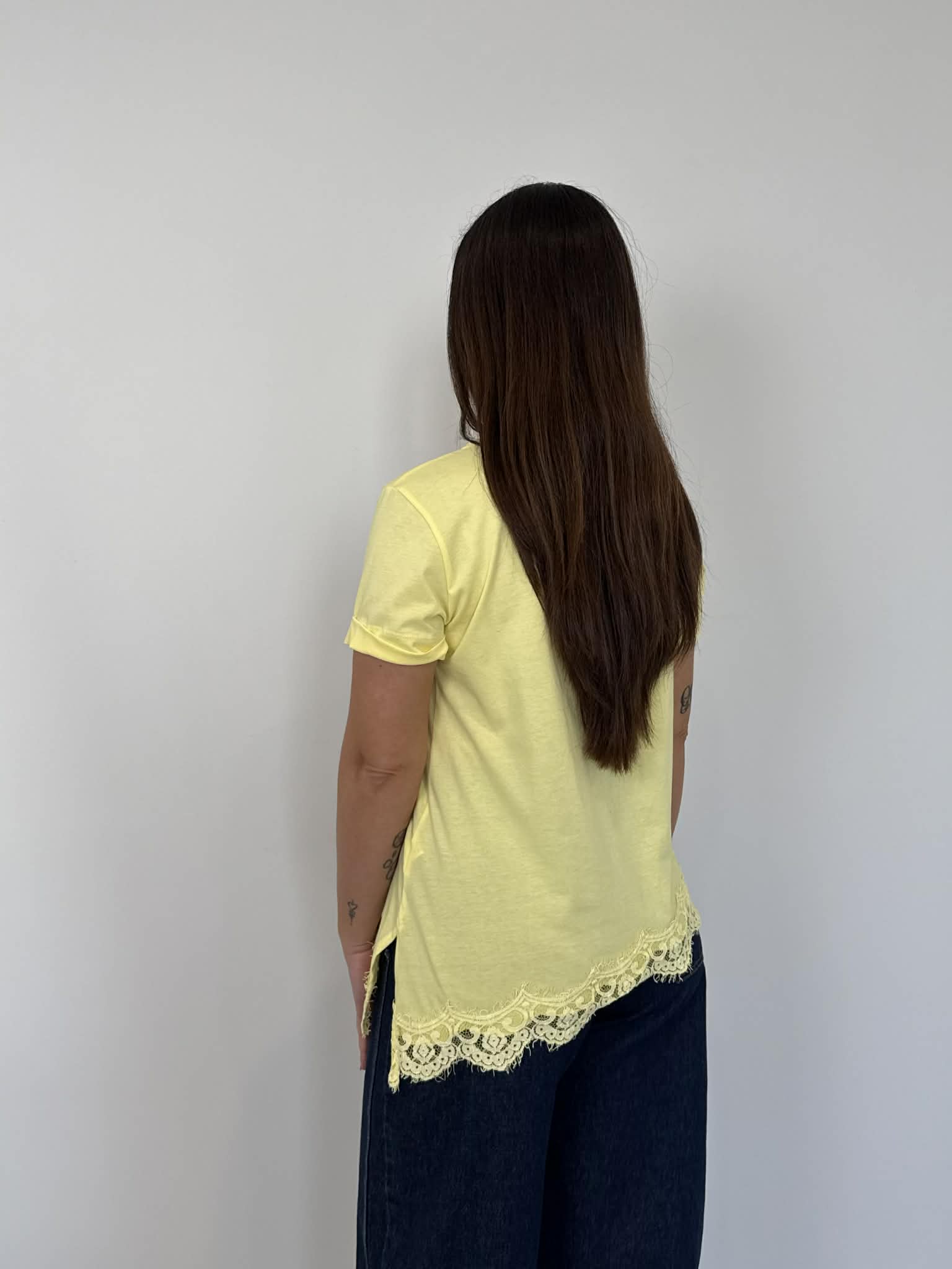 Motel - T-shirt con inserto pizzo gialla