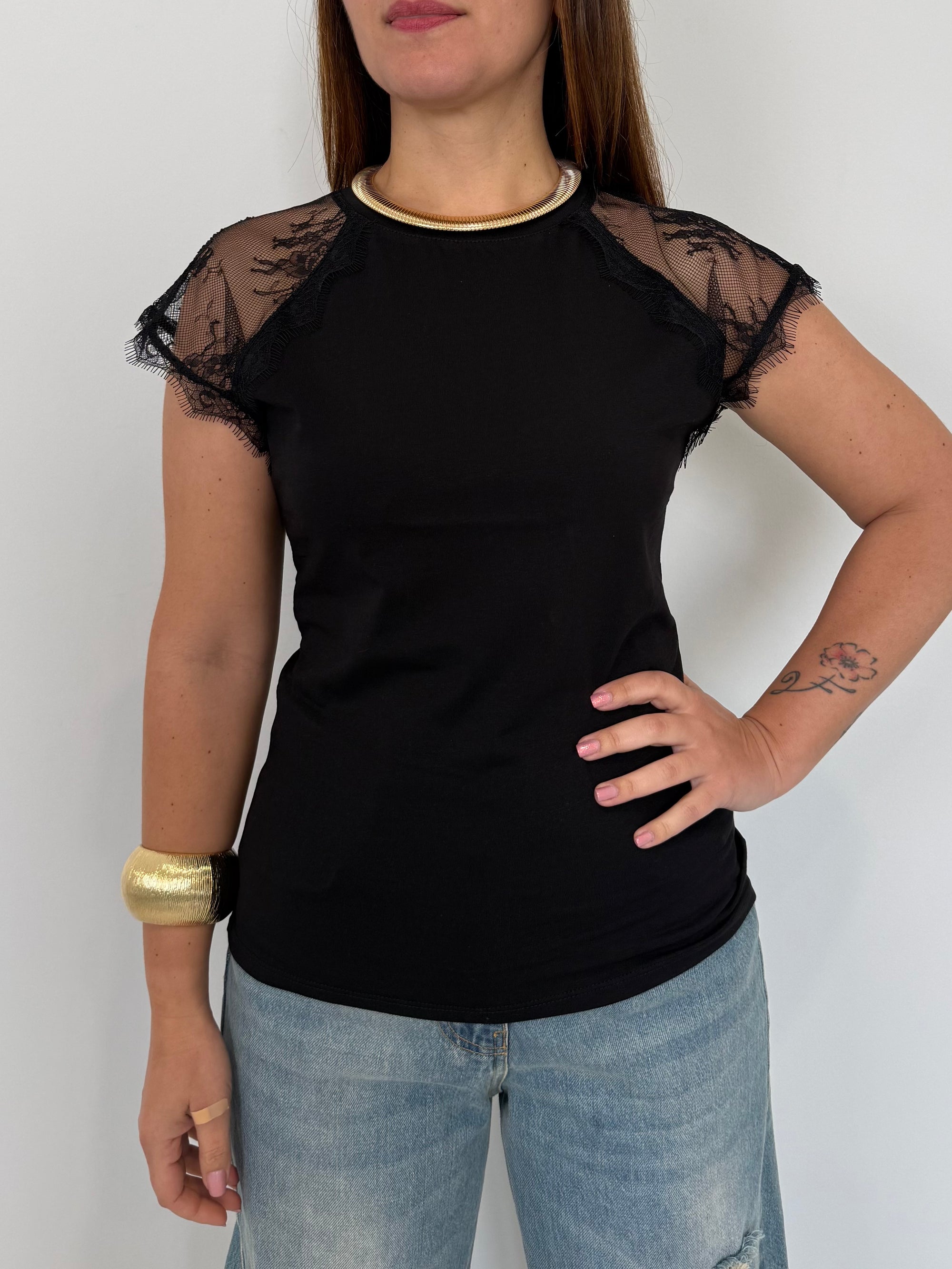SusyMix - T-shirt con pizzo superiore nera