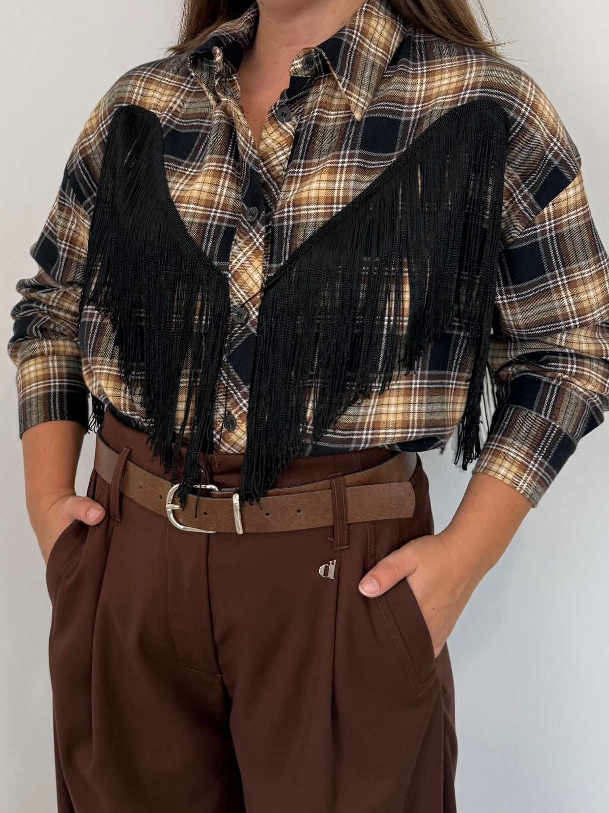 Tensione In - Camicia con frange nera e tabacco