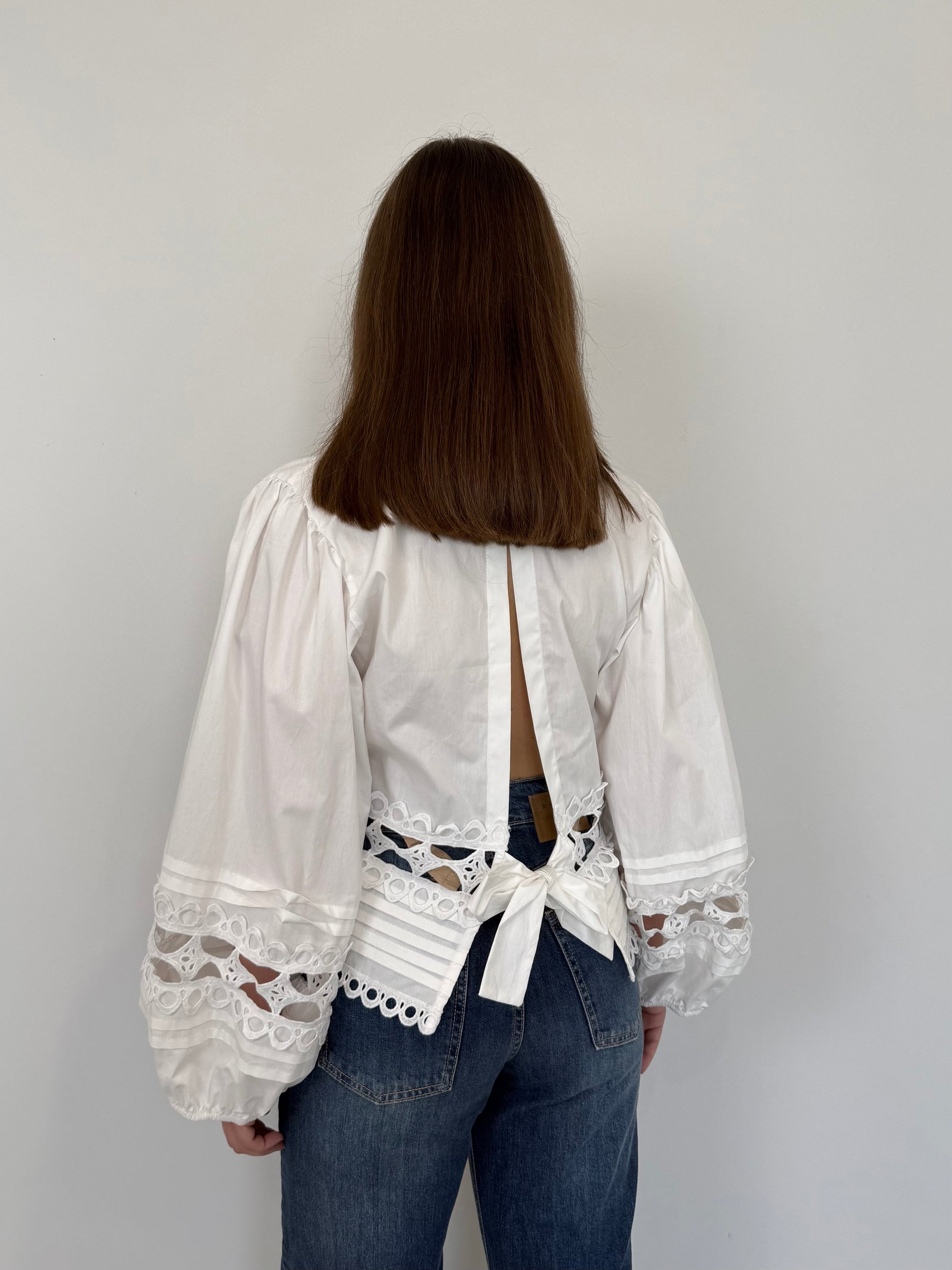 Tensione In - Camicia in pizzo bianco