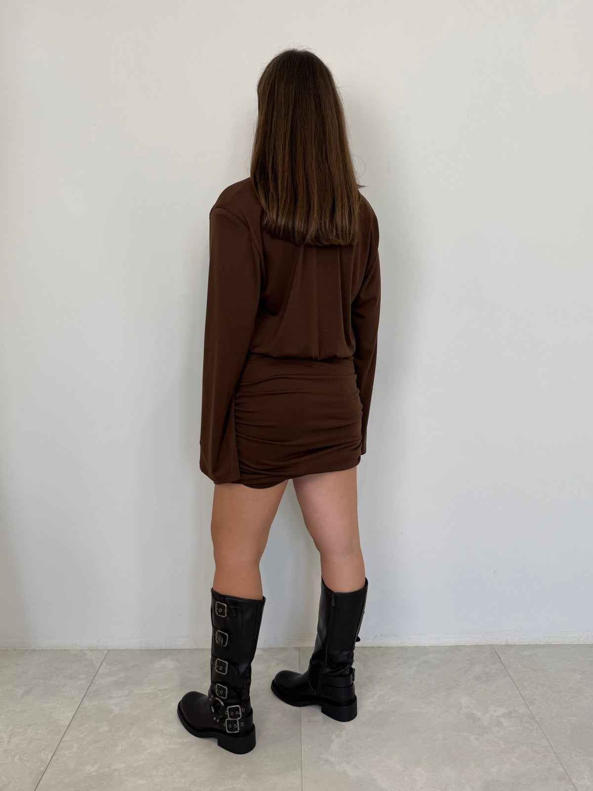 Tensione In - Abito stile camicia con manica svasata tabacco