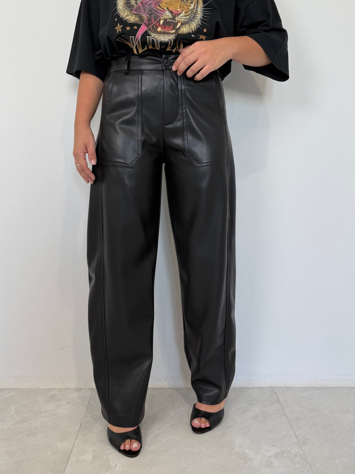 SusyMix - Pantalone similpelle no stellina nero