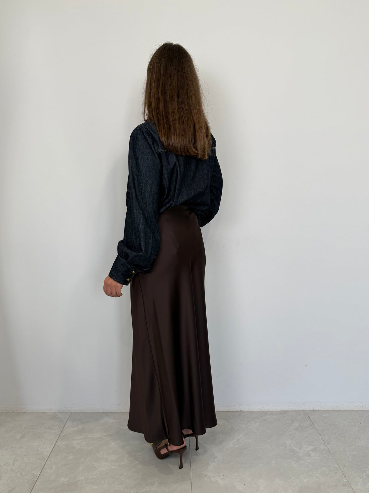Tensione In - Gonna in satin svasata moro