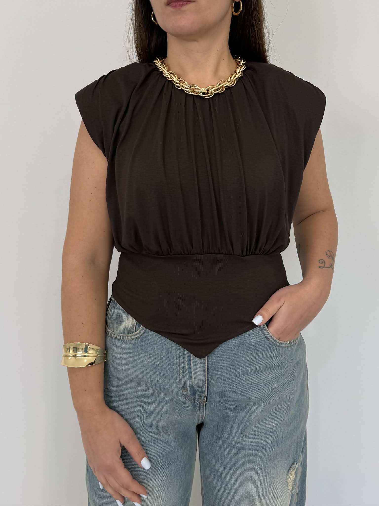 Tensione In - T-shirt con punta moro