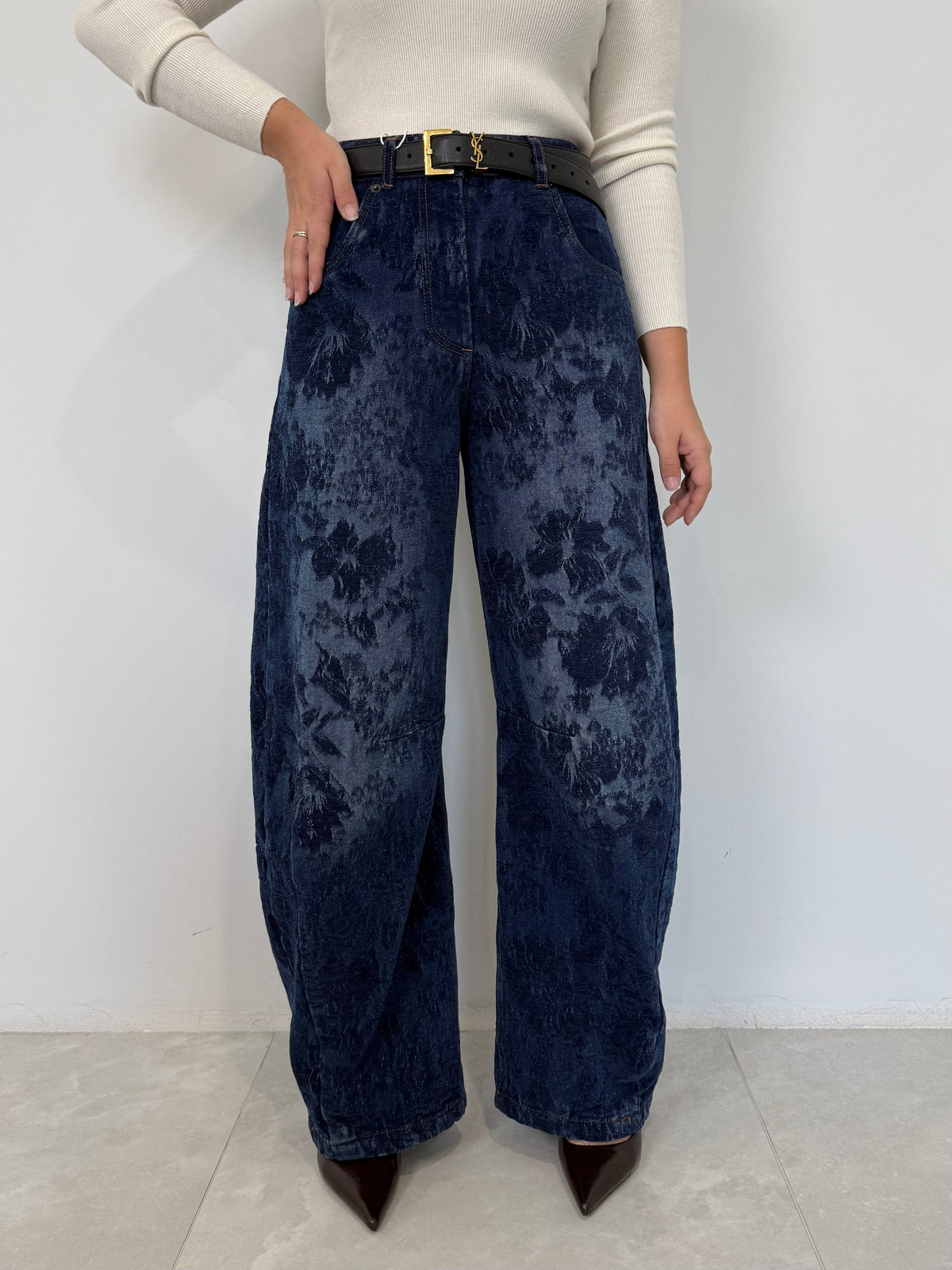 Motel - Jeans con ricami floreali
