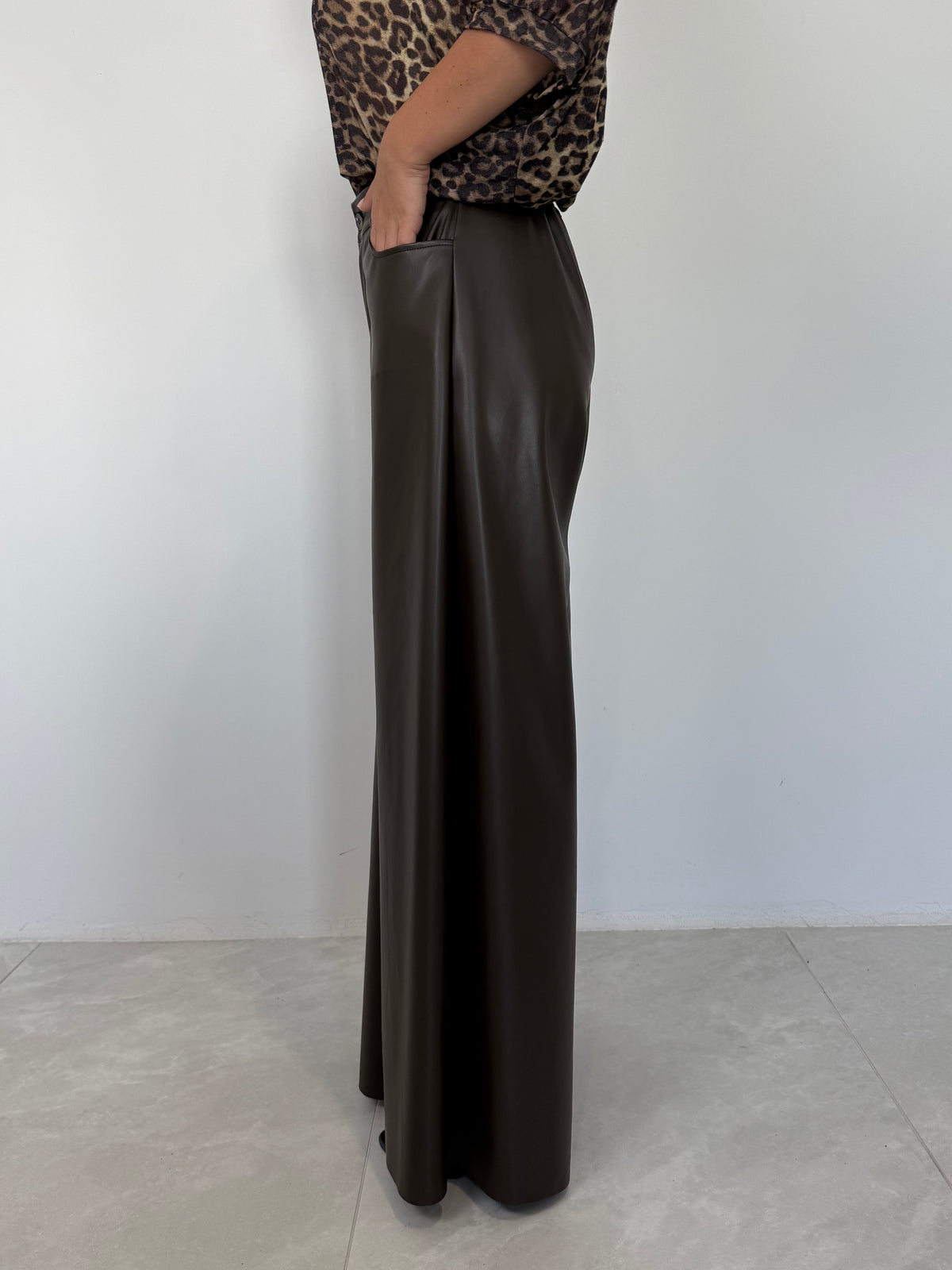SusyMix - Pantalone palazzo similpelle moro