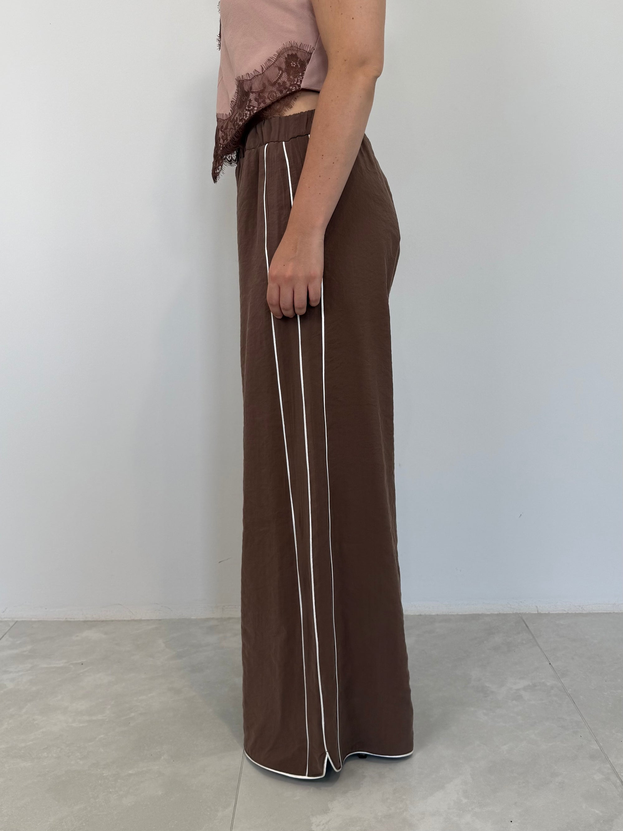 Haveone - Pantalone in cupro con banda moro