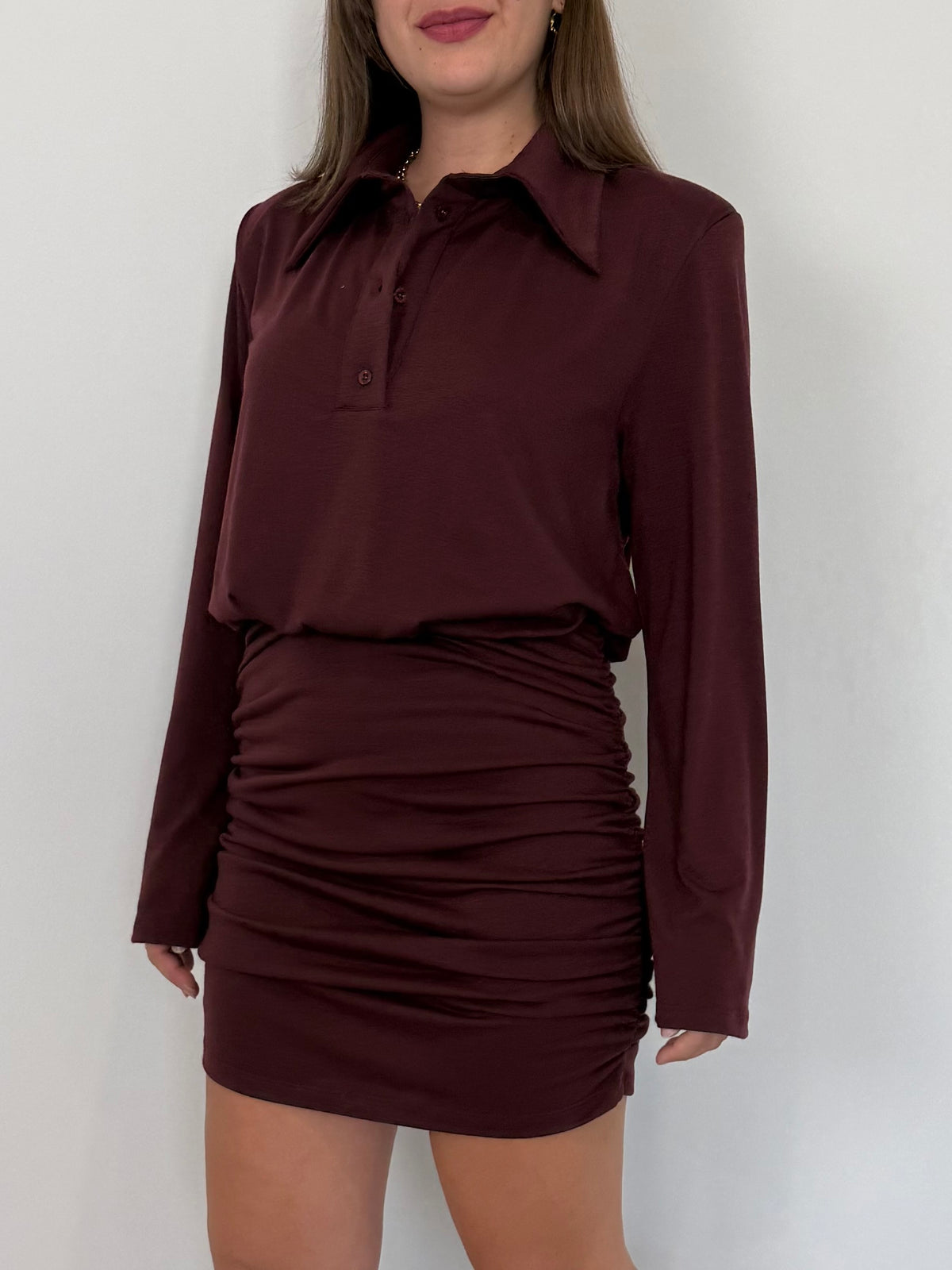 Tensione In - Abito stile camicia con manica svasata vino
