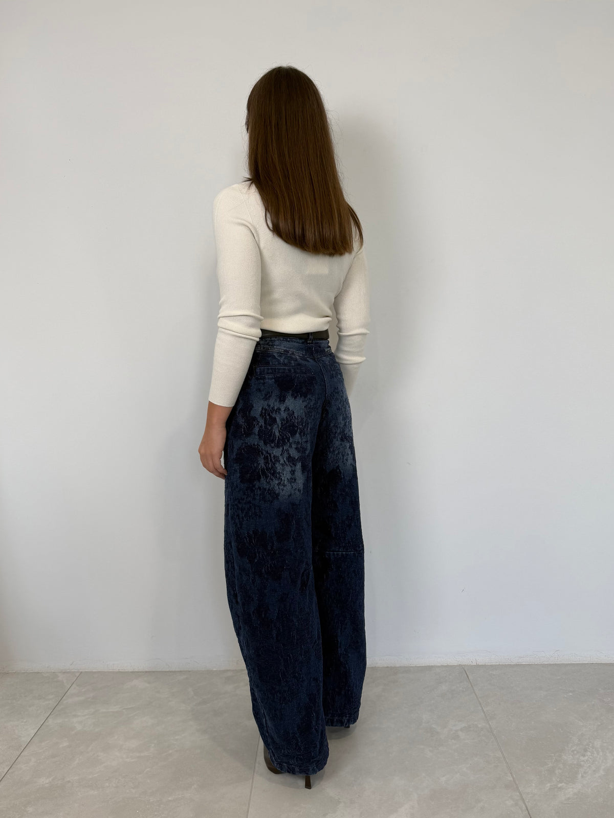 Motel - Jeans con ricami floreali
