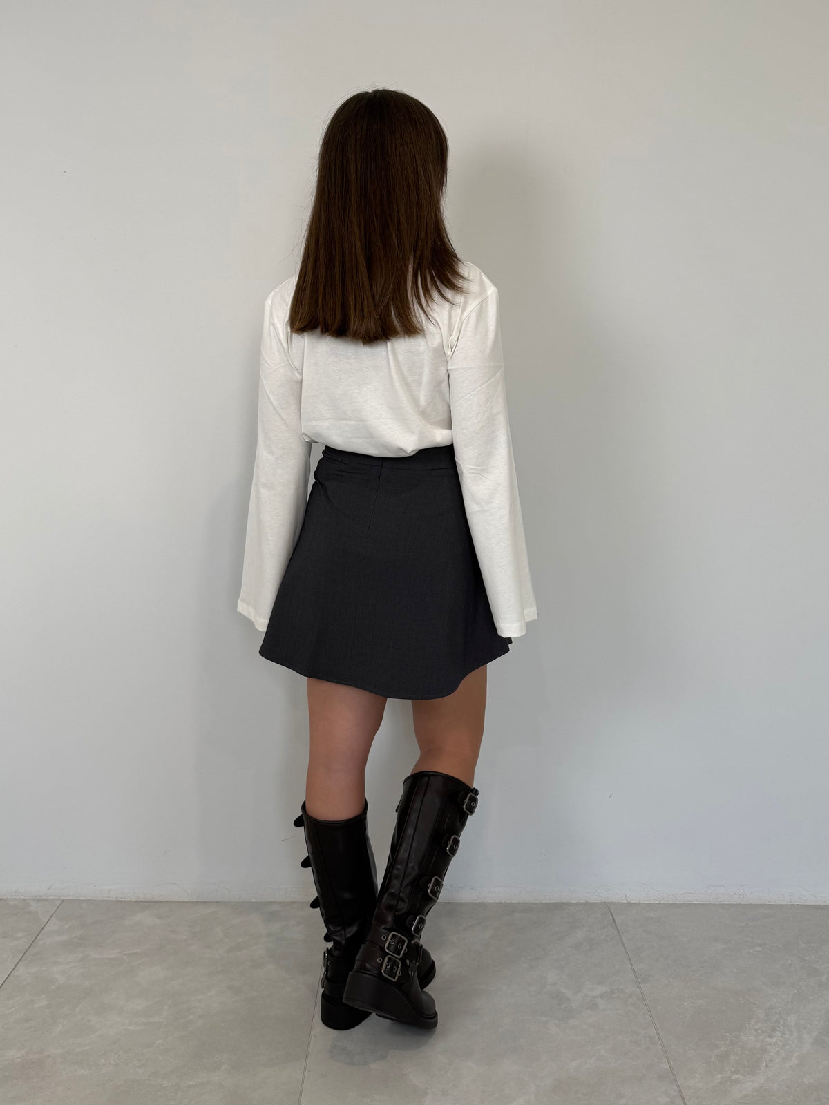 Tensione In - Gonna con maniche camicia grigia