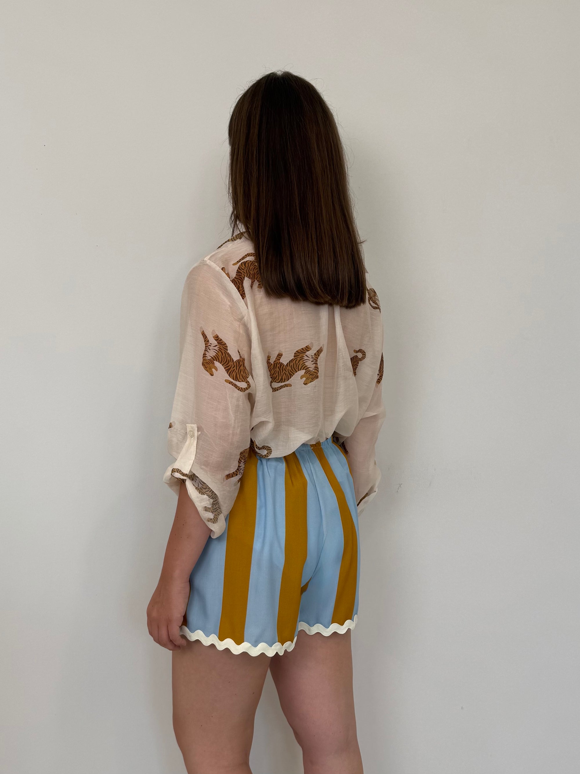 Haveone - Short rigato celeste con trinetta