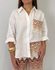Tensione In - Camicia in lino con taschino onde