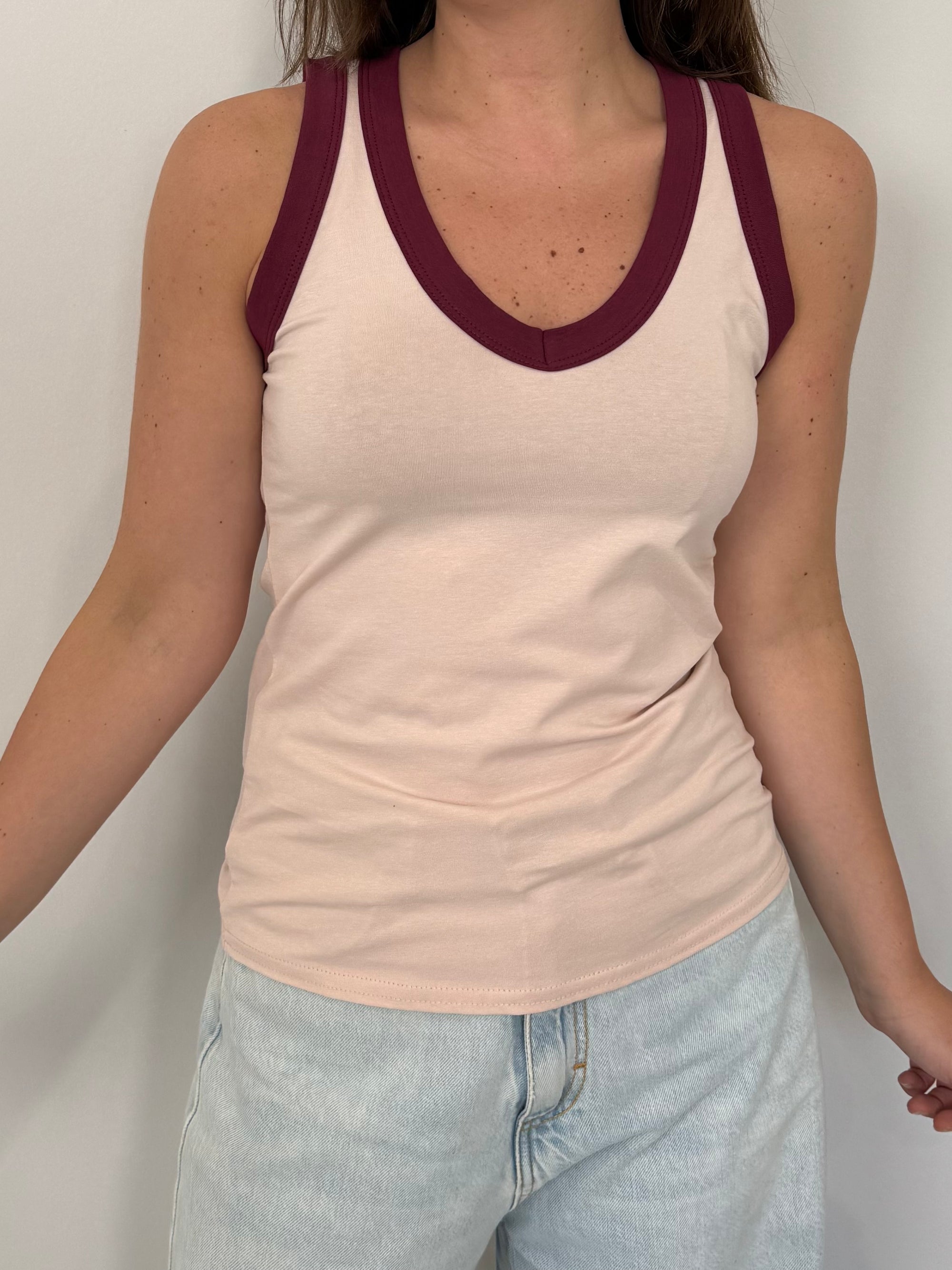SusyMix - Canotta rosa con contrasto bordeaux