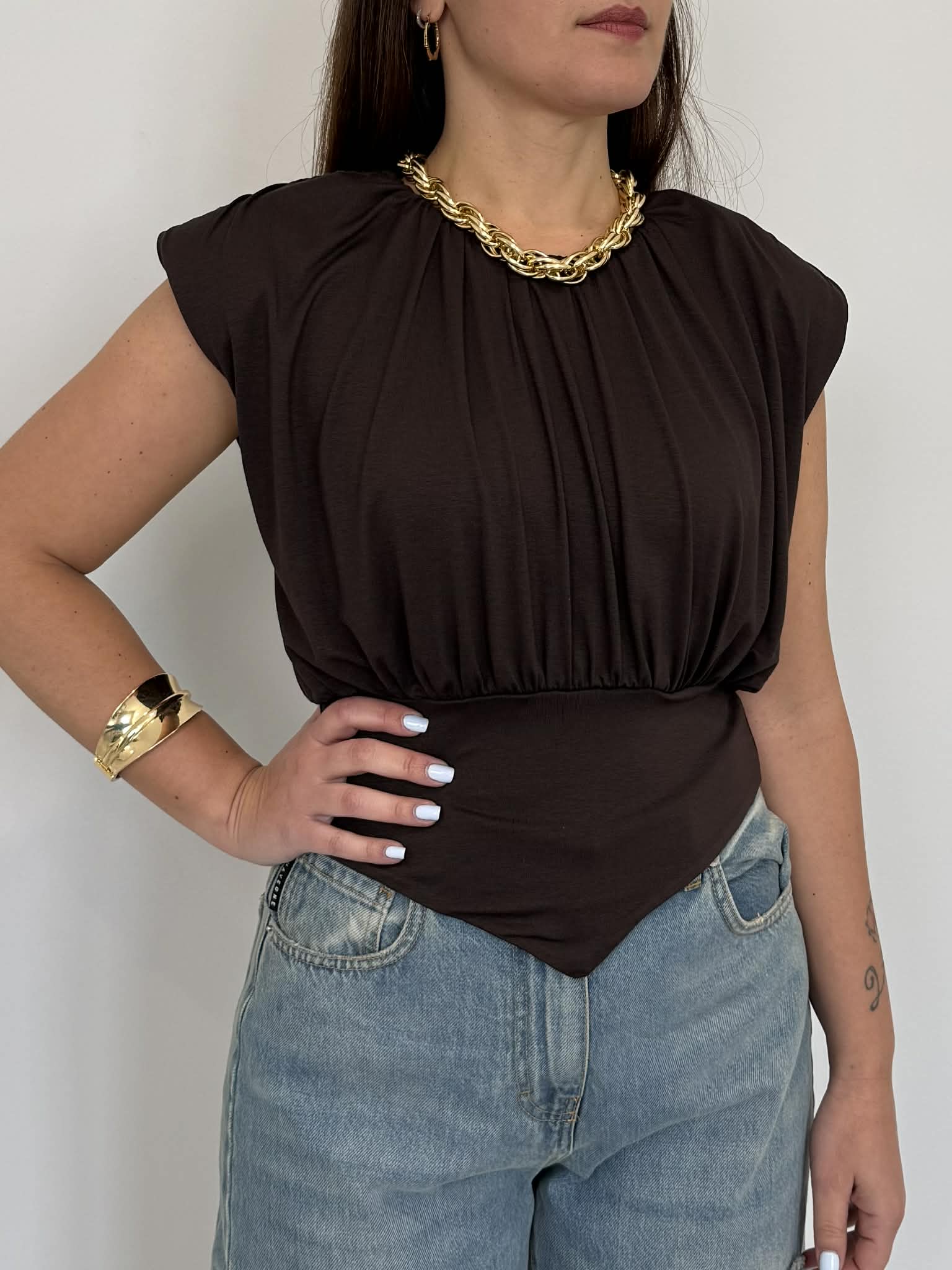 Tensione In - T-shirt con punta moro