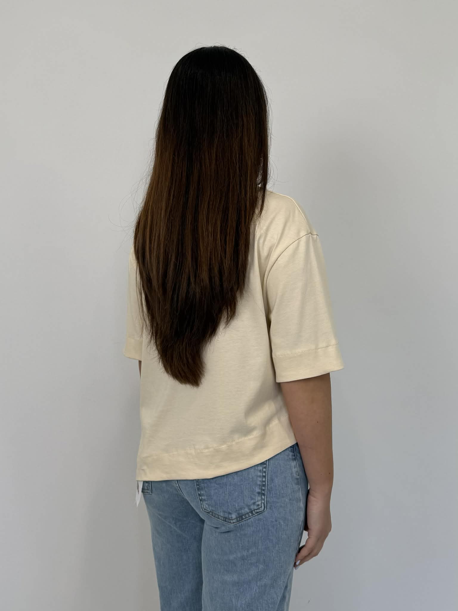 Tensione In - T-shirt con tasca in paillettes asimmetrica avorio