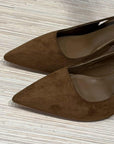Decollettè in suede camel
